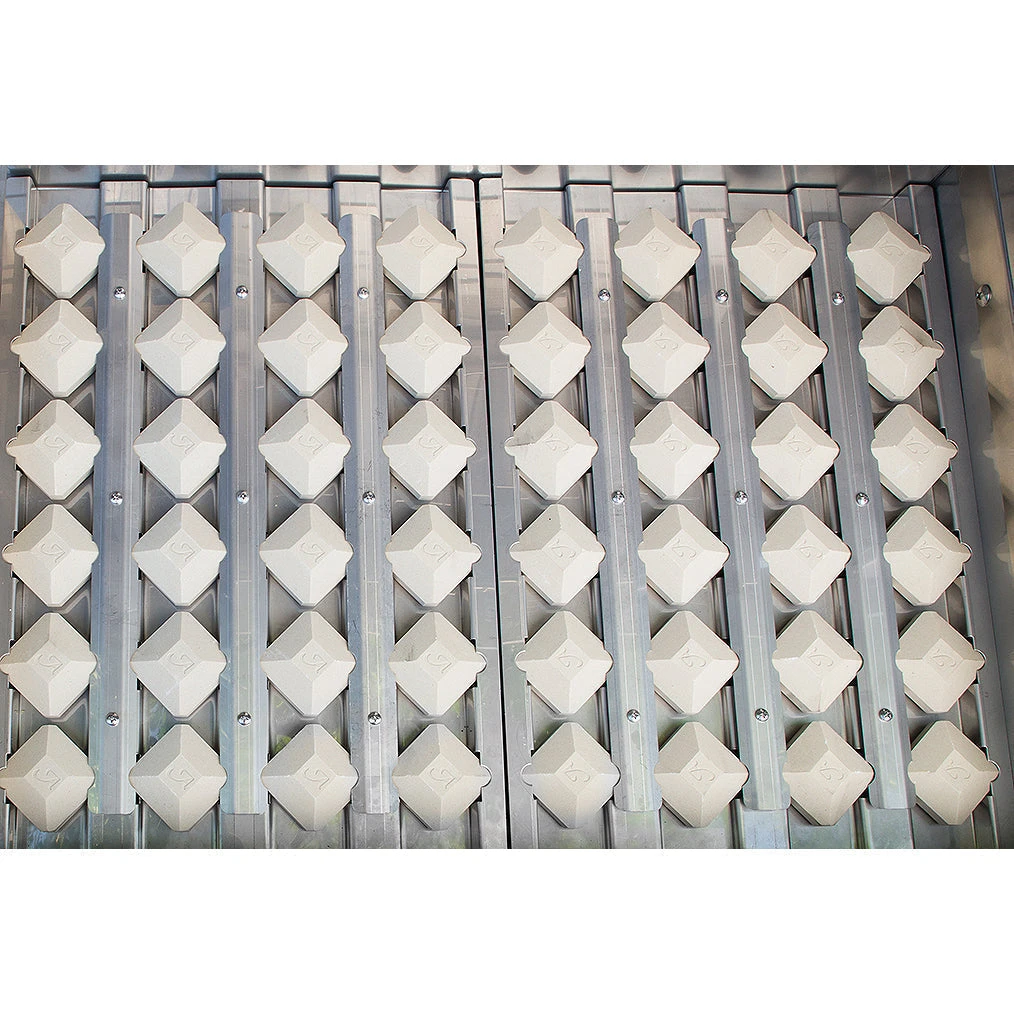 Alfresco ALXE 56-Inch Freestanding Gas All Grill With Sear Zone Burner On Refrigerated Base - ALXE-56BFGR-LP/NG 14 Alfresco ALXE 56-Inch Freestanding Gas All Grill With Sear Zone Burner On Refrigerated Base - ALXE-56BFGR-LP/NG - Image 12