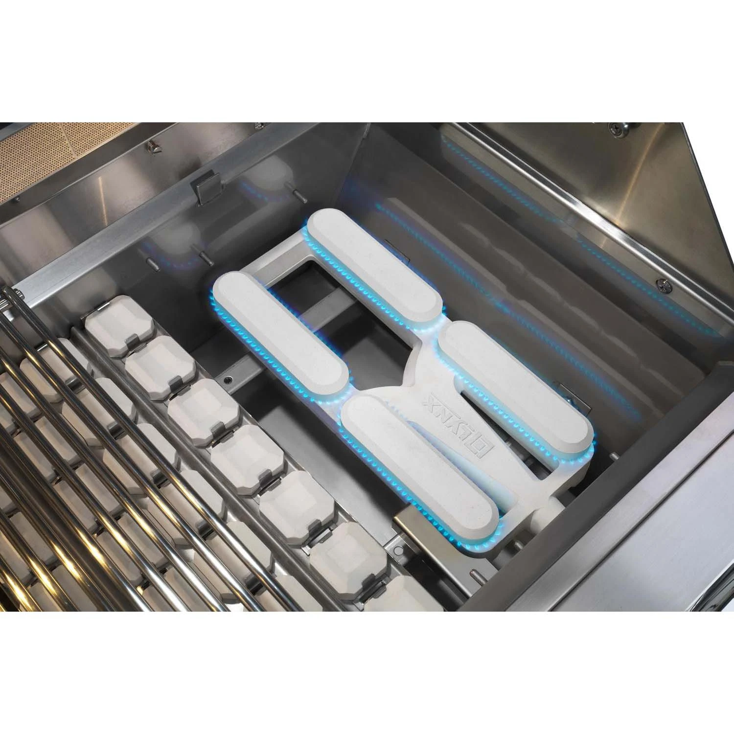 Lynx 30-Inch Built-In Professional Gas Grill With 2 Ceramic Burners - L30R-3-LP/NG 4 Lynx 30-Inch Built-In Professional Gas Grill With 2 Ceramic Burners - L30R-3-LP/NG - Image 2