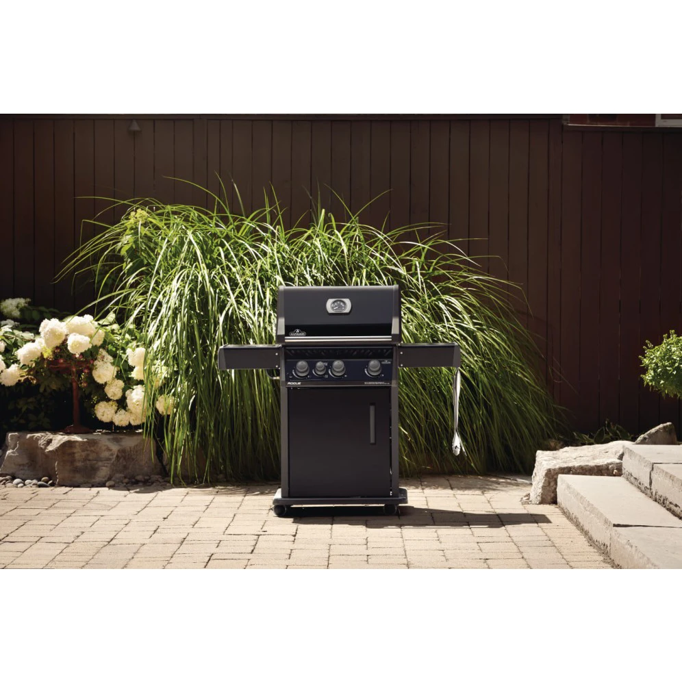 Napoleon Rogue XT 425 Gas Grill With Infrared Side Burner - RXT425SIB 9 Napoleon Rogue XT 425 Gas Grill With Infrared Side Burner - RXT425SIB - Image 7
