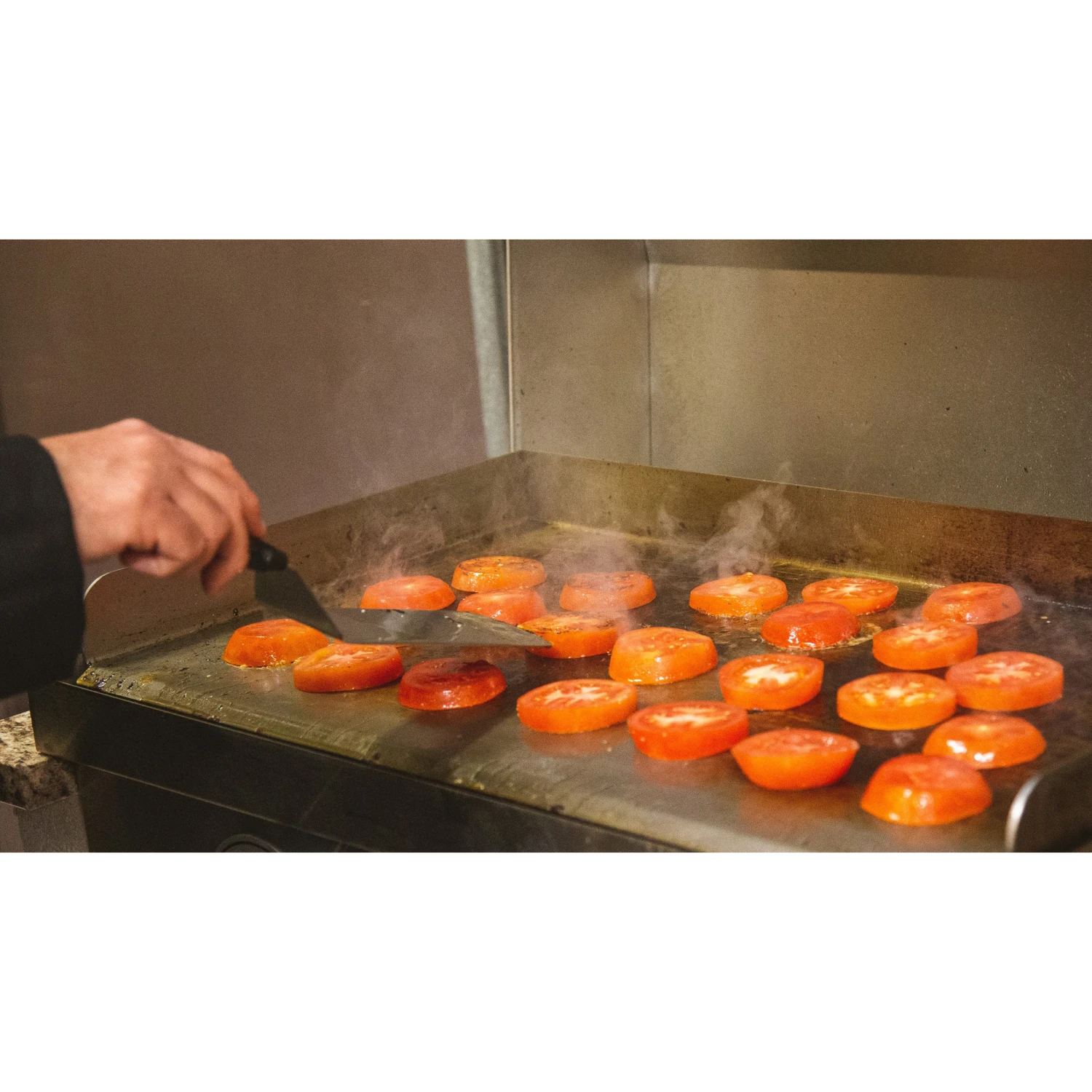 Le Griddle Ranch Hand 2-Burner Built-In/Tabletop Gas Griddle - GFE75 5 Le Griddle Ranch Hand 2-Burner Built-In/Tabletop Gas Griddle - GFE75 - Image 3