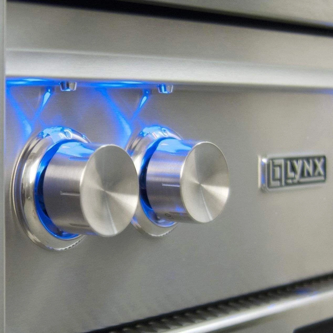 Lynx Asado 30-Inch Built-In Professional Flat Top Gas Grill - L30AG-LP/NG 5 Lynx Asado 30-Inch Built-In Professional Flat Top Gas Grill - L30AG-LP/NG - Image 3