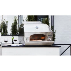 Lynx 30-Inch Built-in/Countertop Napoli Outdoor Oven - LPZA-LP/NG 16 Lynx 30-Inch Built-in/Countertop Napoli Outdoor Oven - LPZA-LP/NG -Outdoor Kitchen Shop lynxoutdoorpizzaovenlifestyle